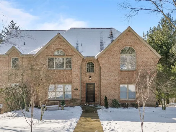 319 Marberry Dr, Pittsburgh, PA 15215