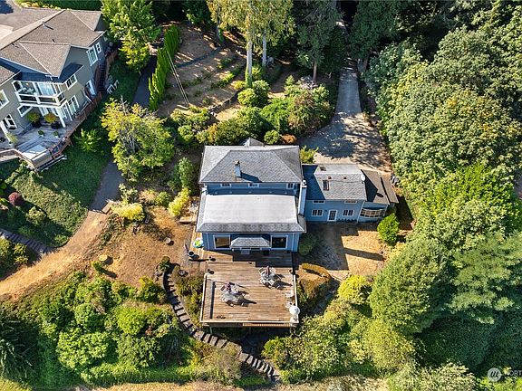 5th image of 3906 Country Club Dr NW