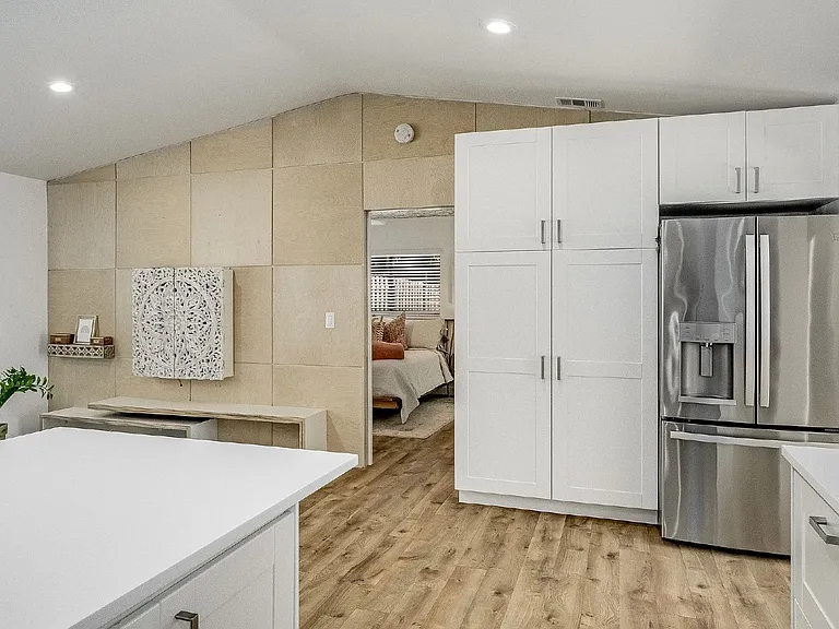 938 Pembroke Ave NE — Photo 41