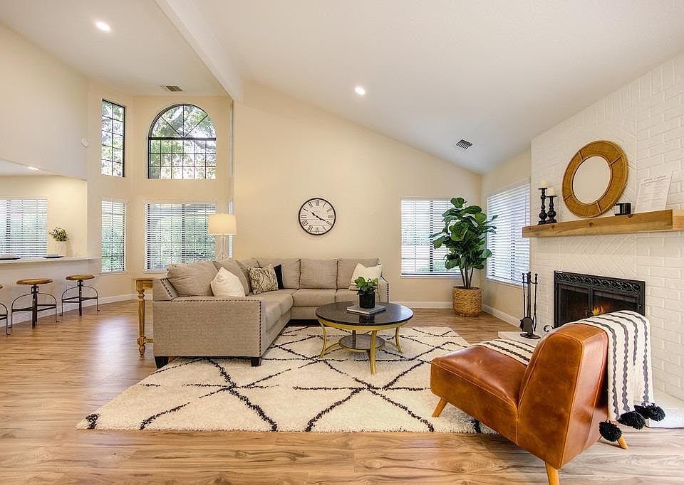 1st image of 190 Winding Canyon Ln