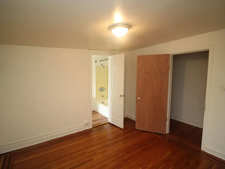 912 Saint Paul St. — Photo 10