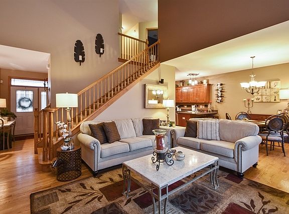 3rd image of 10828 Crystal Creek Dr