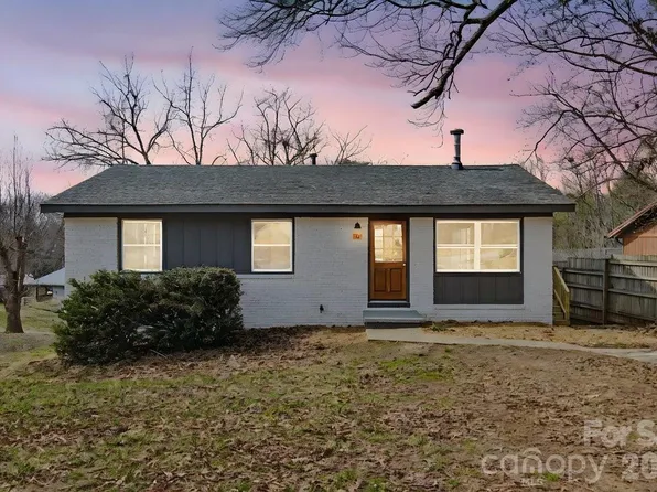 40 Evelake Dr, Asheville, NC 28806