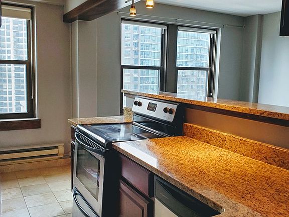 4th image of 1211 N La Salle Dr APT 1101
