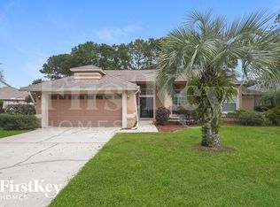 5718 Wedgefield Dr, Zephyrhills, FL 33541