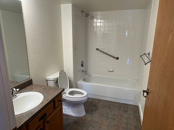 5th image of 55 River Pines Ct #0