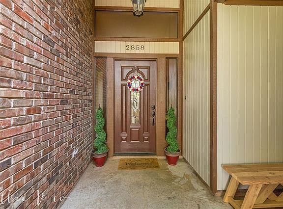 4th image of 2858 Piping Rock Dr