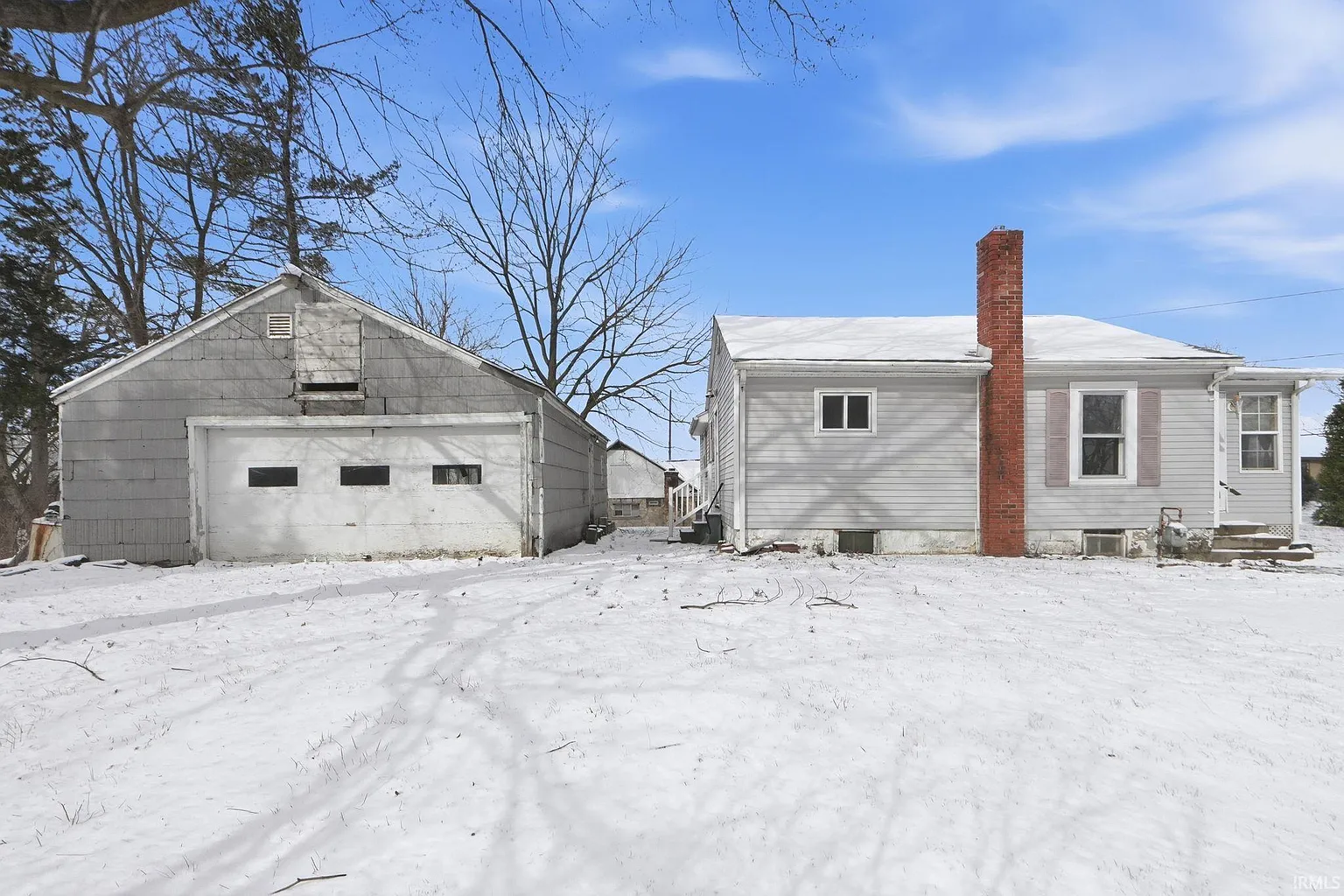 1537 W Till Rd photo 1
