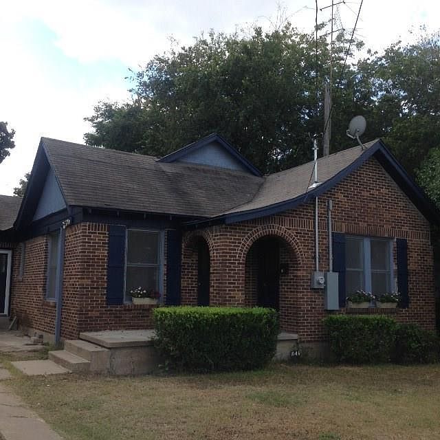 1st image of 1046 Park Dr