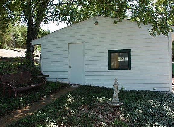 5th image of 264 N Lake Dr