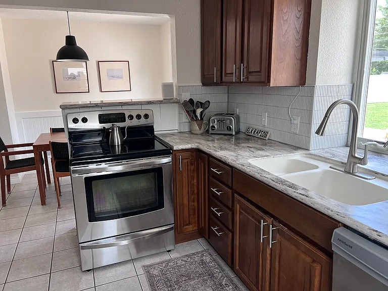 506 Chippewa St — Photo 11