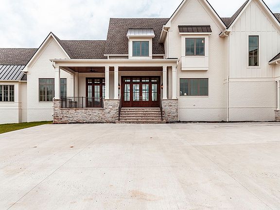 3rd image of 197 E Bugg Hollow Rd