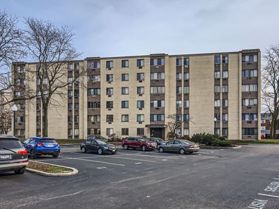 9745 S Karlov Ave APT 509, Oak Lawn, IL, 60453