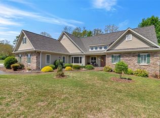 701 N Acorn Way, Seneca, SC 29672