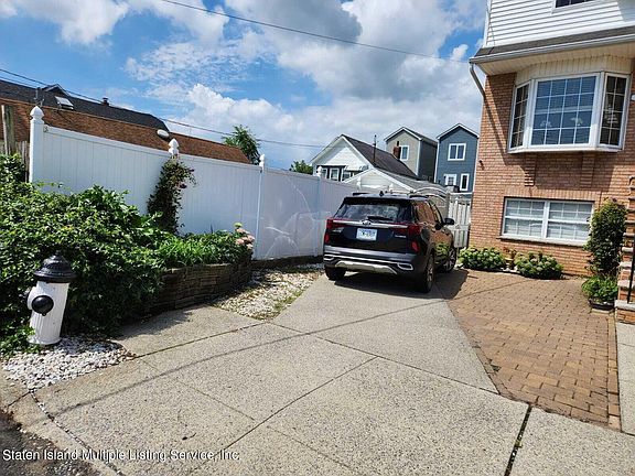 2nd image of 229 Colony Ave