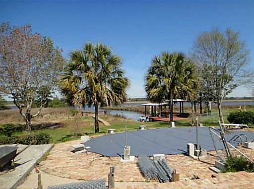 3rd image of 949 N Shore Dr