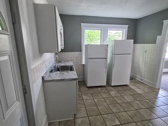5th image of 11702 Parkview Ave #2