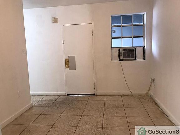4th image of 1525 NW 1st Pl APT 3