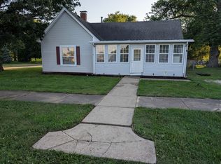 307 S Vine St, Sadorus, IL