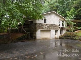 935 Evans Cove Rd, Maggie Valley, NC 28751