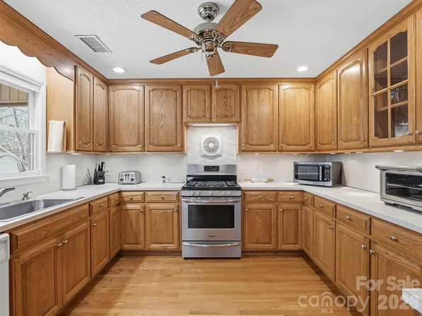 544 Hicks Creek Rd, Troutman, NC 28166