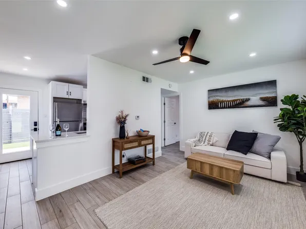 1200 E 52nd St APT 204, Austin, TX 78723