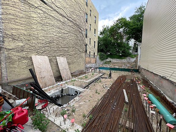 5th image of 656 Saint Anns Ave #1