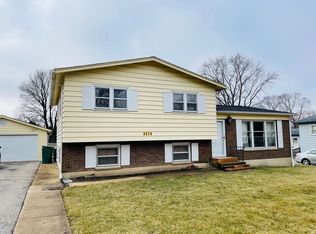 4219 Blackstone Ave, Gurnee, IL