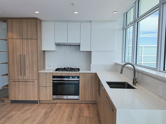 2nd image of 505 Nelson St #2402