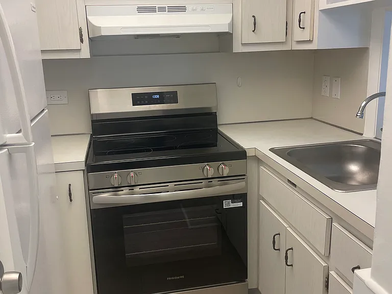 Kitchen new stove