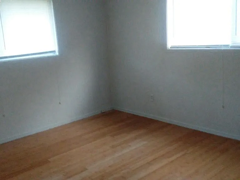 3351 N Kinser Pike — Photo 5