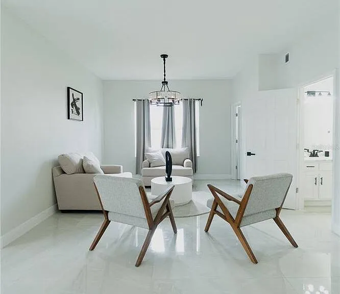 1014 Corvina Dr — Photo 3