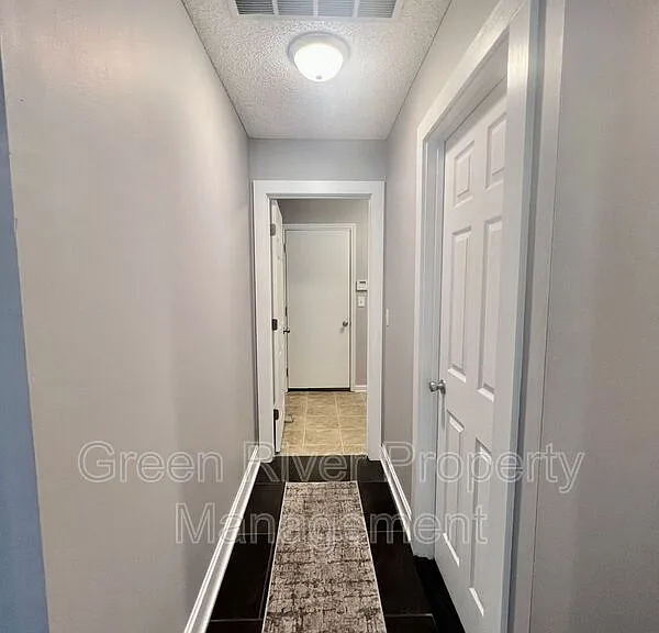 3352 Shelley Dr — Photo 16
