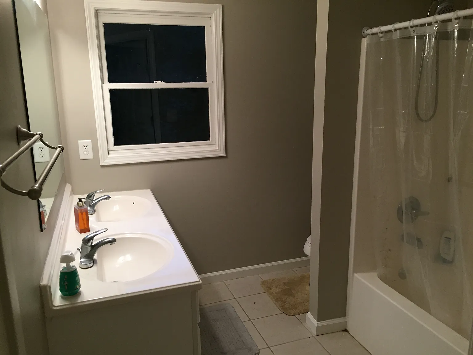 3 bed, 2.5 bath, 2517 sqft, $2,500 — Photo 1