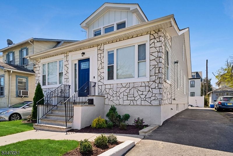 1st image of 55 Naden Ave