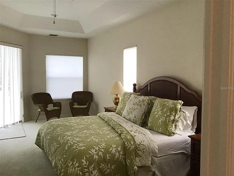 1292 W Hillsborough Blvd — Photo 14