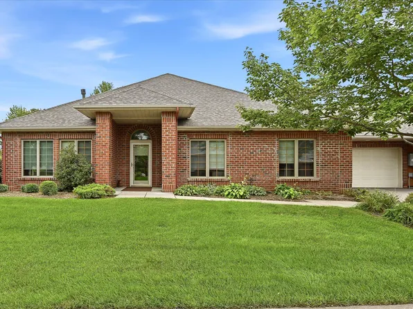 247 W Canyon Dr, Hudson, WI 54016