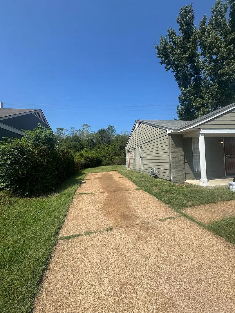 !!Rent Special!! 1/2 Off First Month Rent! Welcome To 4413 Howardcrest Drive — Photo 4