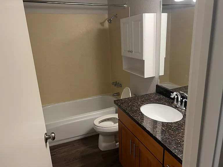 Northgate 11 Apartments — Photo 7