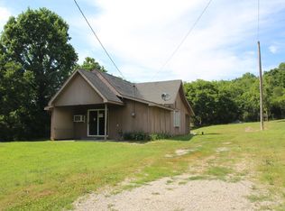 212 W 8th St, Yellville, AR 72687