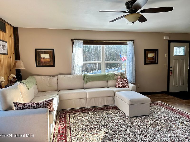 5th image of 327 Parker Road