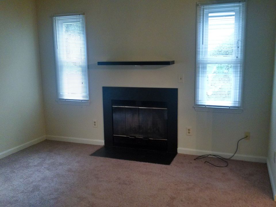 2nd image of 112 Lullwater Dr #A