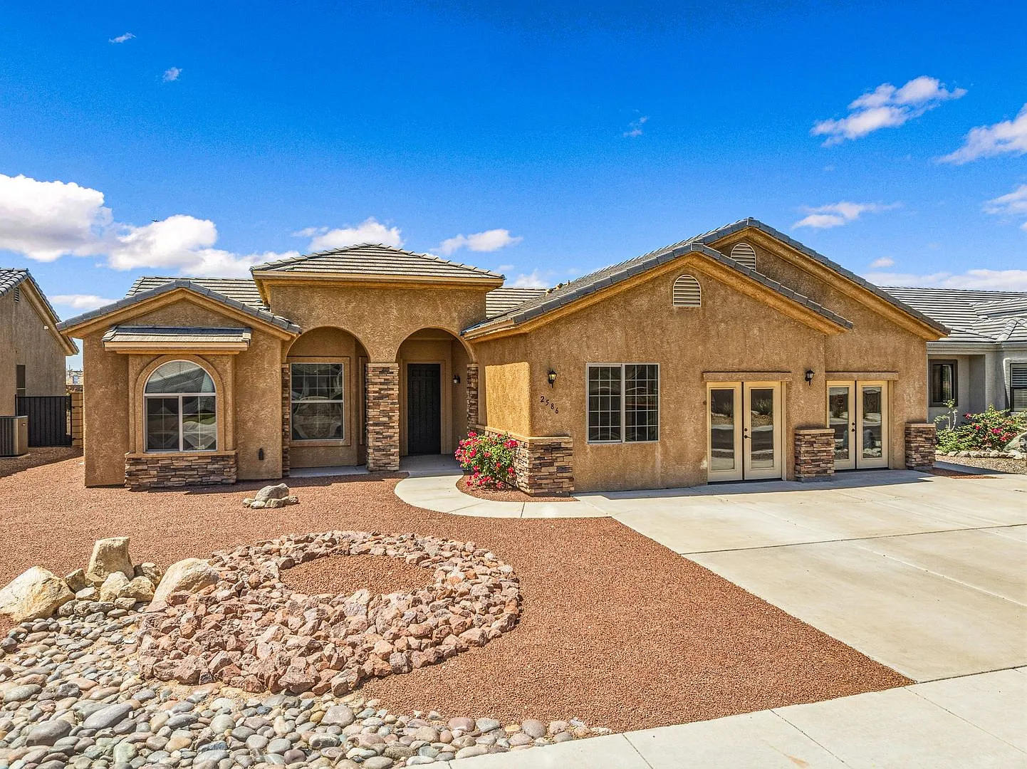 2586 Montano Ridge! Spacious Home with Mountain Views & Expansive Bonus Room! — Photo 1