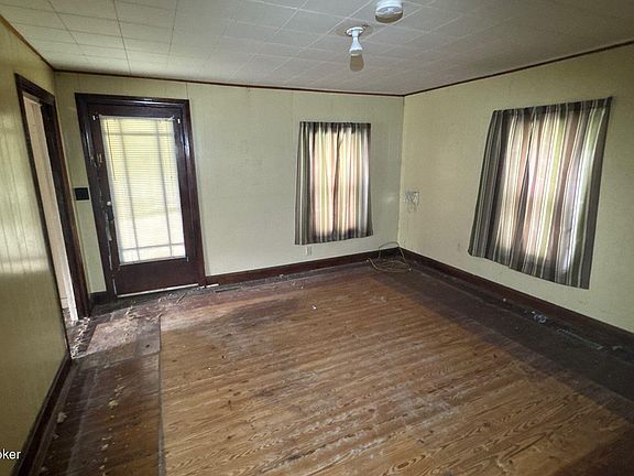 2nd image of 4610 Crawford Ave