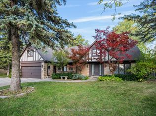 3 Old English Ln, Markham, ON L3T 2T8