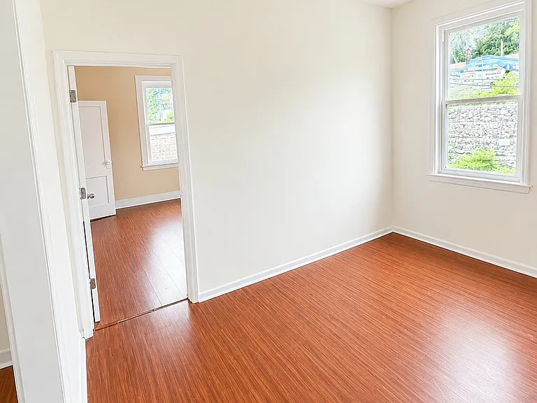 137 Hammond Ave #4 — Photo 33