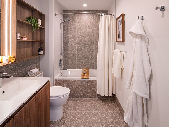4th image of 369 W Grand Ave #1104