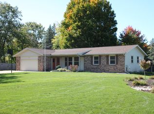 1691 Springbrook Dr, Jenison, MI 49428