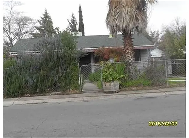 451 Eleanor Ave photo 1