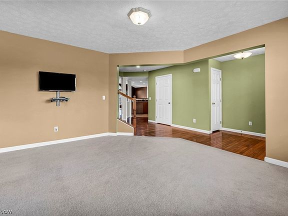 5th image of 147 Stone Ridge Way